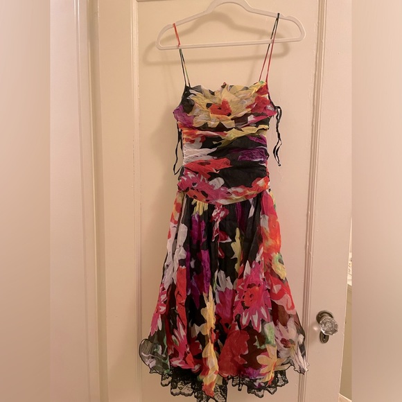 Diane Von Furstenberg Dresses & Skirts - 🌺HP🌺 Diane Von Furstenberg Black Floral Spaghetti Strap Formal Dress - size 4